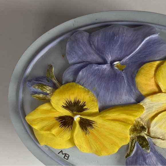 Hallmark Marjolein Bastin Nature’s Sketchbook Trinket Box Pansies Floral Oval - Picture 3 of 15